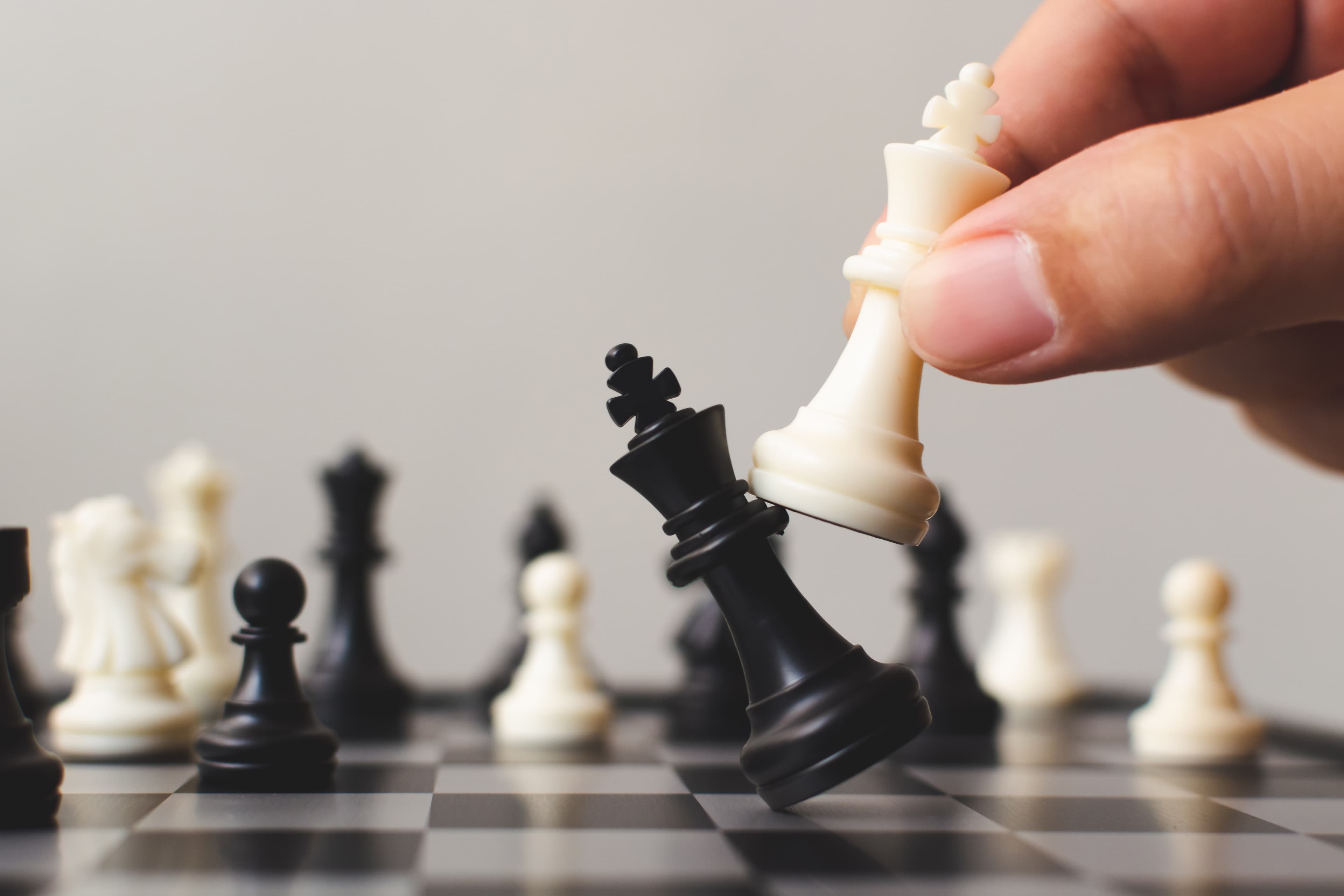 Magnus Carlsen: Las 5 Partidas Más Brillantes del Genio del Ajedrez (Análisis y Lecciones)